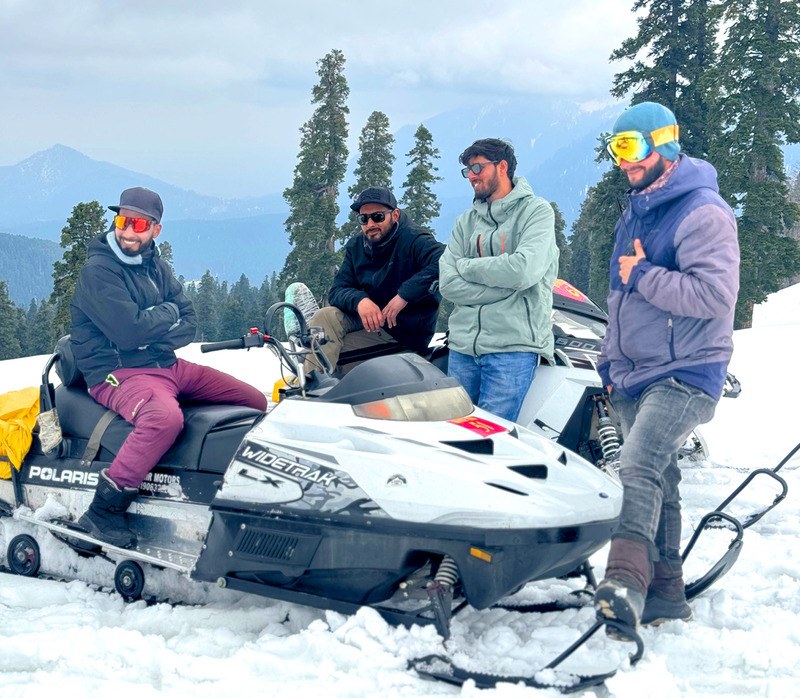 Snowmobiling in Gulmarg